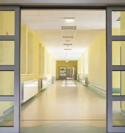 Osebno spremstvo starejših oseb na preglede