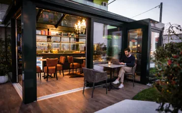 Najem stanovanja ali Airbnb? Zakaj za poslovni obisk Ljubljane izbrati Resort Beatrice